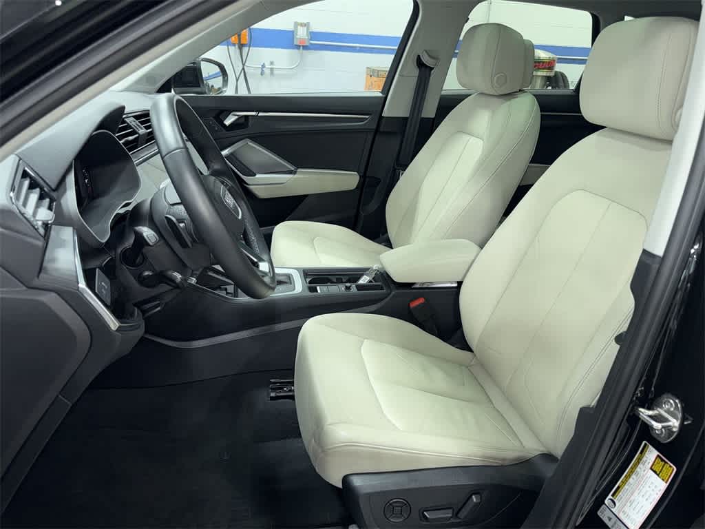 Thumbnail: 2024 Audi Q3 - 15