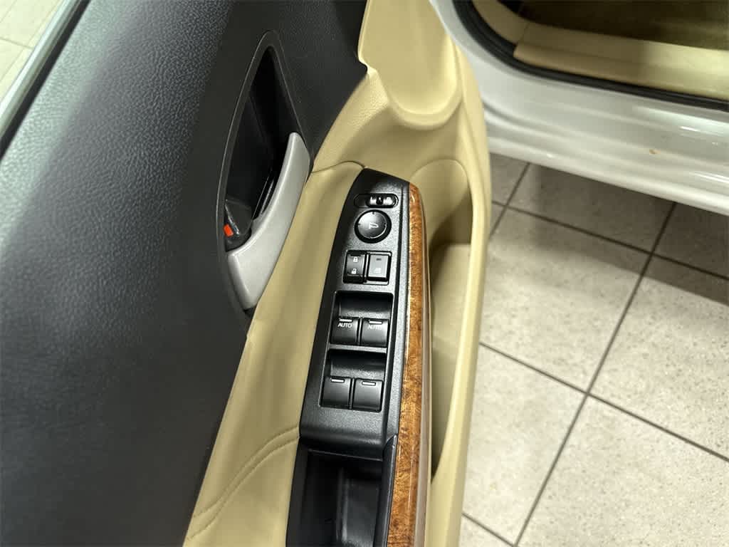 Thumbnail: 2011 Honda Accord - 21