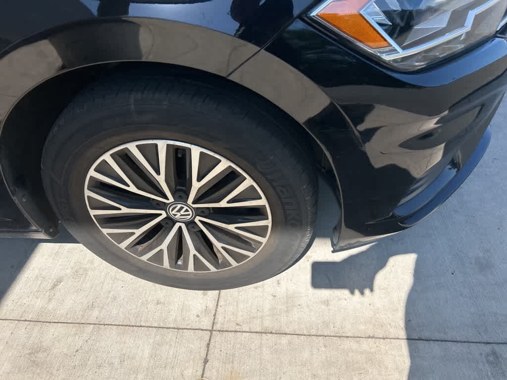 Thumbnail: 2019 Volkswagen Jetta - 4