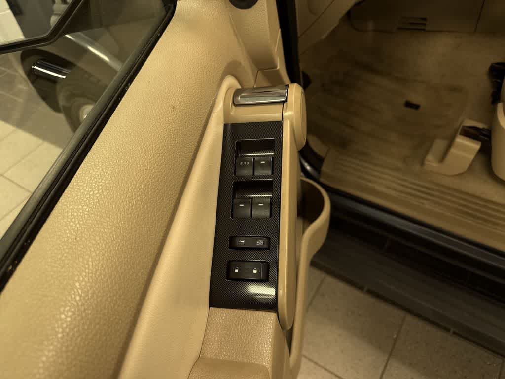 Thumbnail: 2010 Ford Explorer - 23