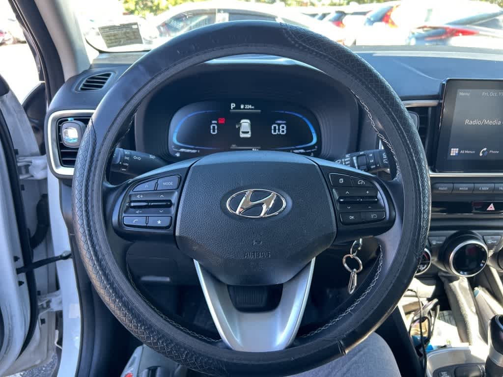 Thumbnail: 2023 Hyundai Venue - 14