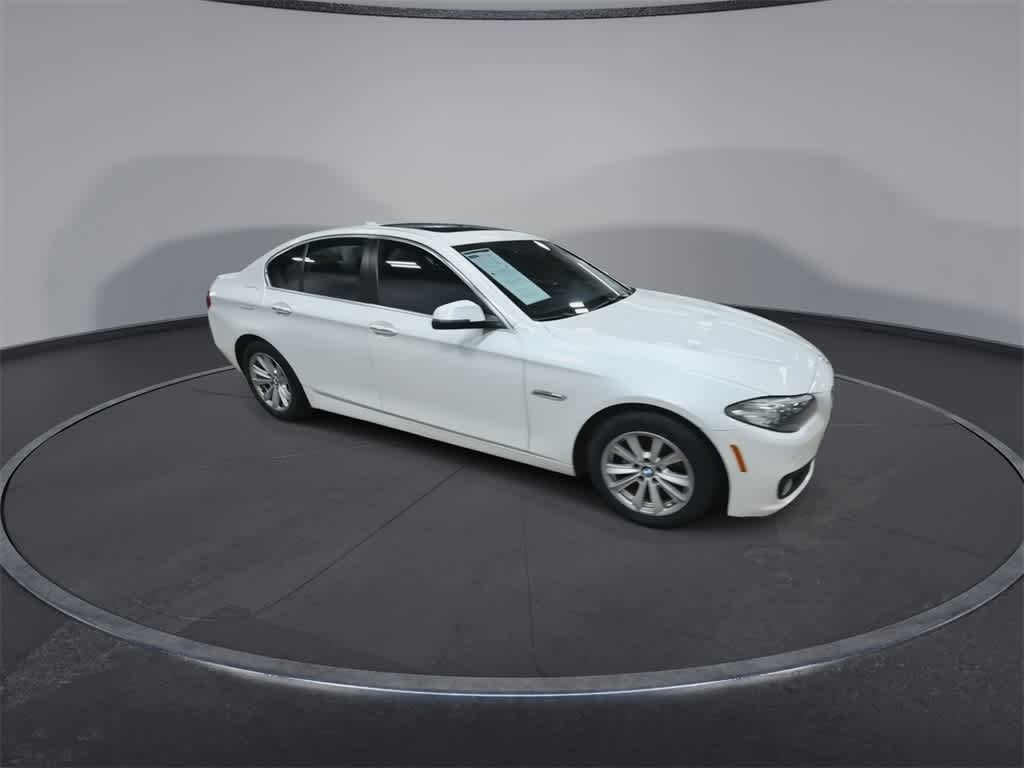 Thumbnail: 2016 BMW 5 Series - 2
