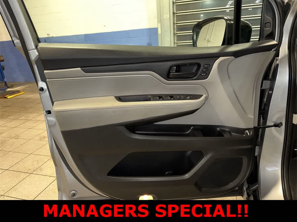 Thumbnail: 2022 Honda Odyssey - 31