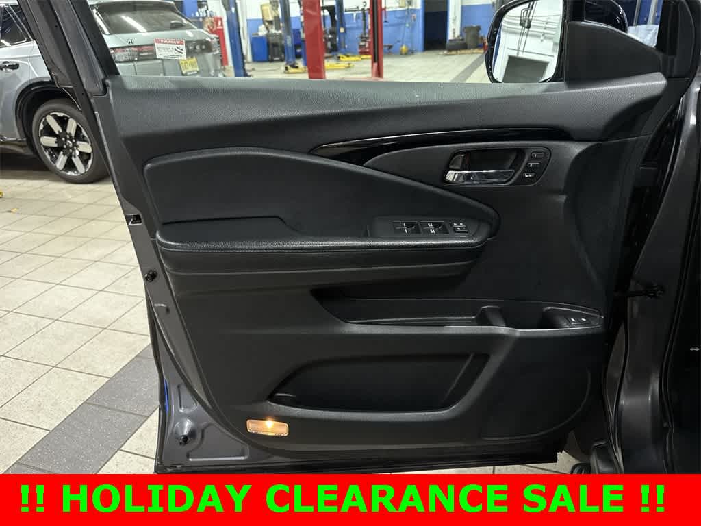 Thumbnail: 2016 Honda Pilot - 32