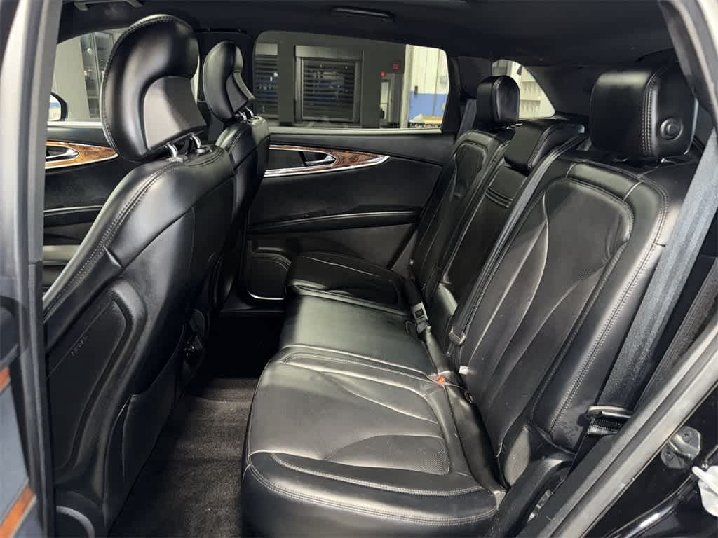 Thumbnail: 2017 Lincoln MKX - 17