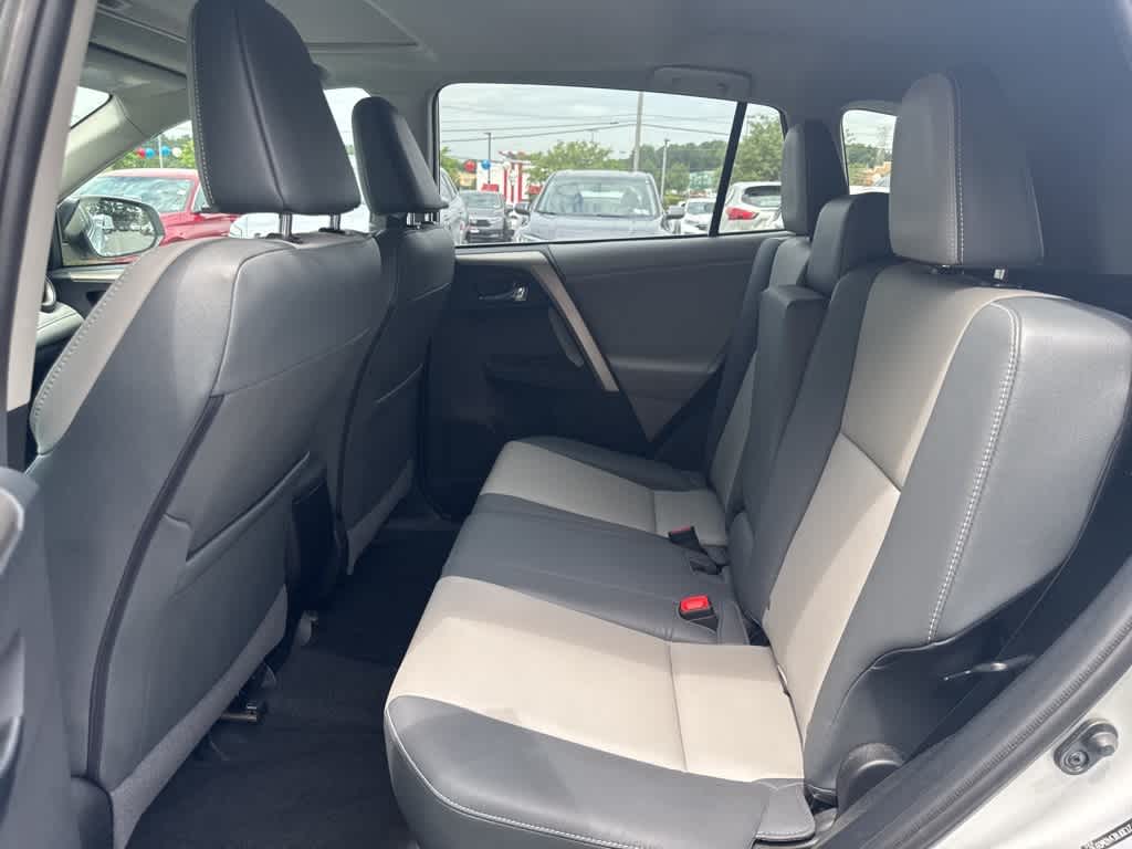 Thumbnail: 2013 Toyota RAV4 - 17