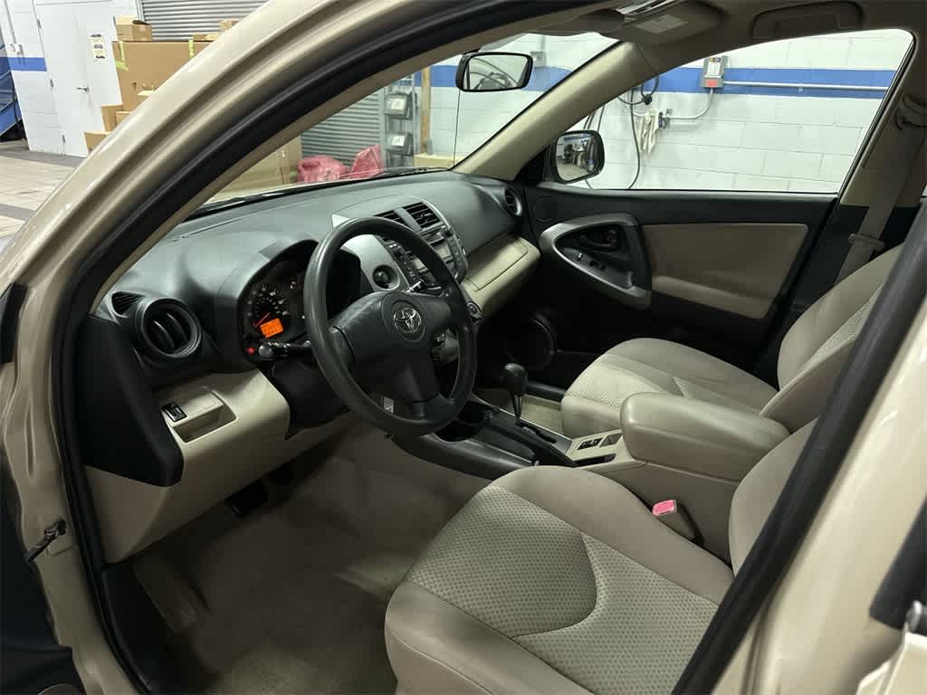 Thumbnail: 2006 Toyota RAV4 - 25