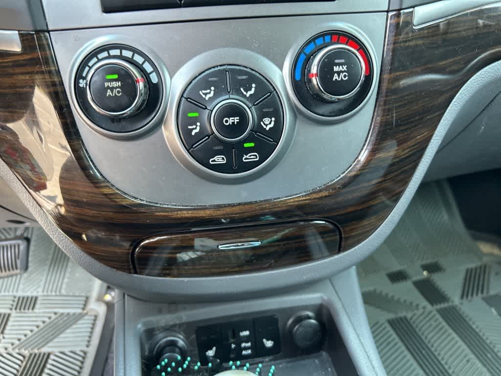 Thumbnail: 2012 Hyundai Santa Fe - 24