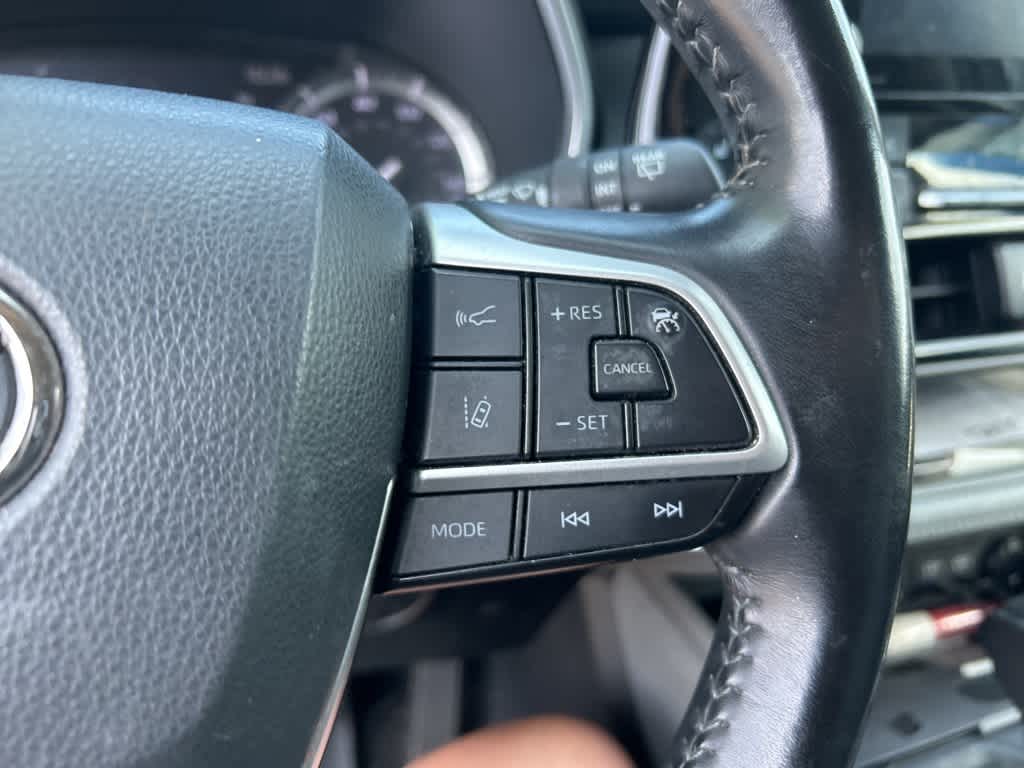Thumbnail: 2022 Toyota Highlander - 5