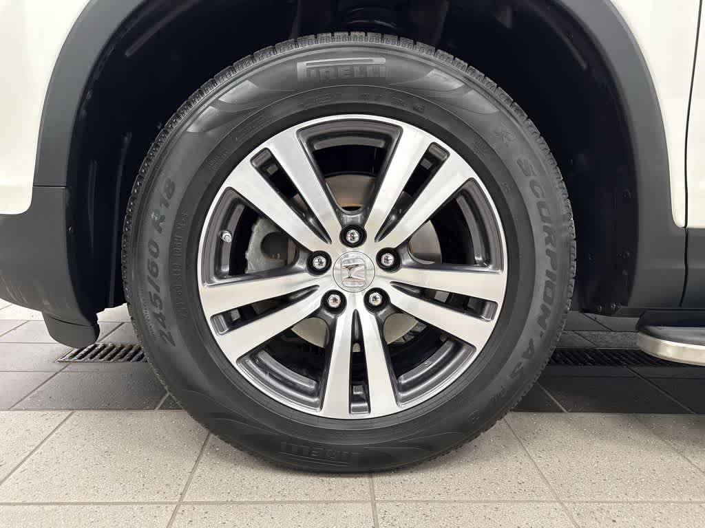 Thumbnail: 2018 Honda Pilot - 10