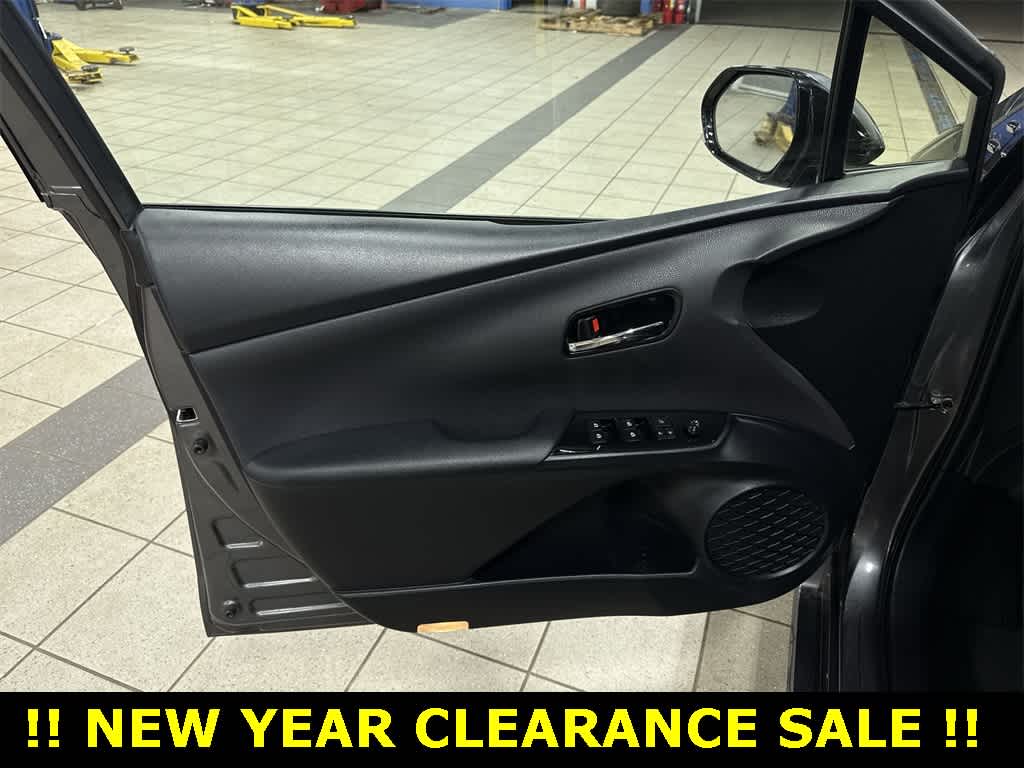 Thumbnail: 2017 Toyota Prius Prime - 29