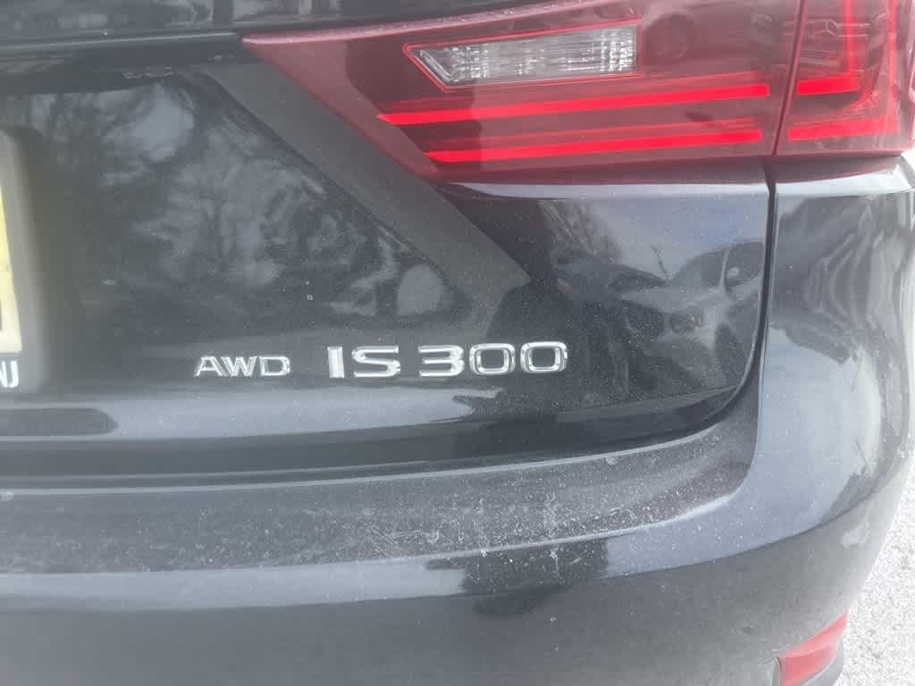 Thumbnail: 2016 Lexus IS - 19