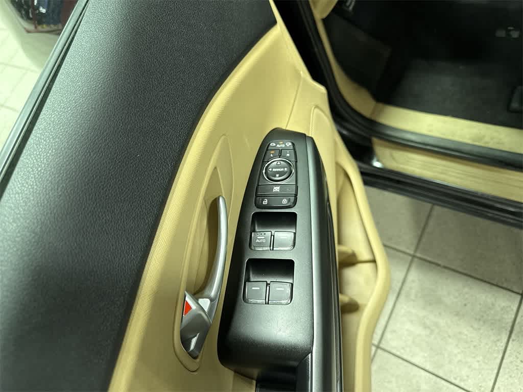 Thumbnail: 2018 Kia Sedona - 23