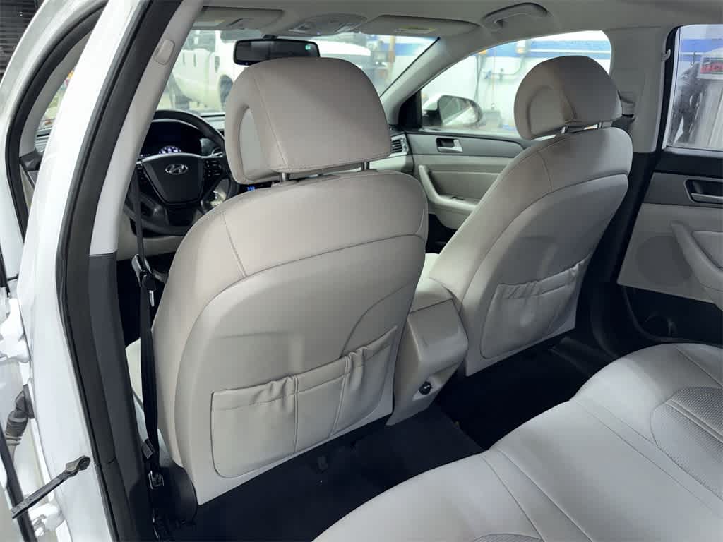 Thumbnail: 2015 Hyundai Sonata - 26