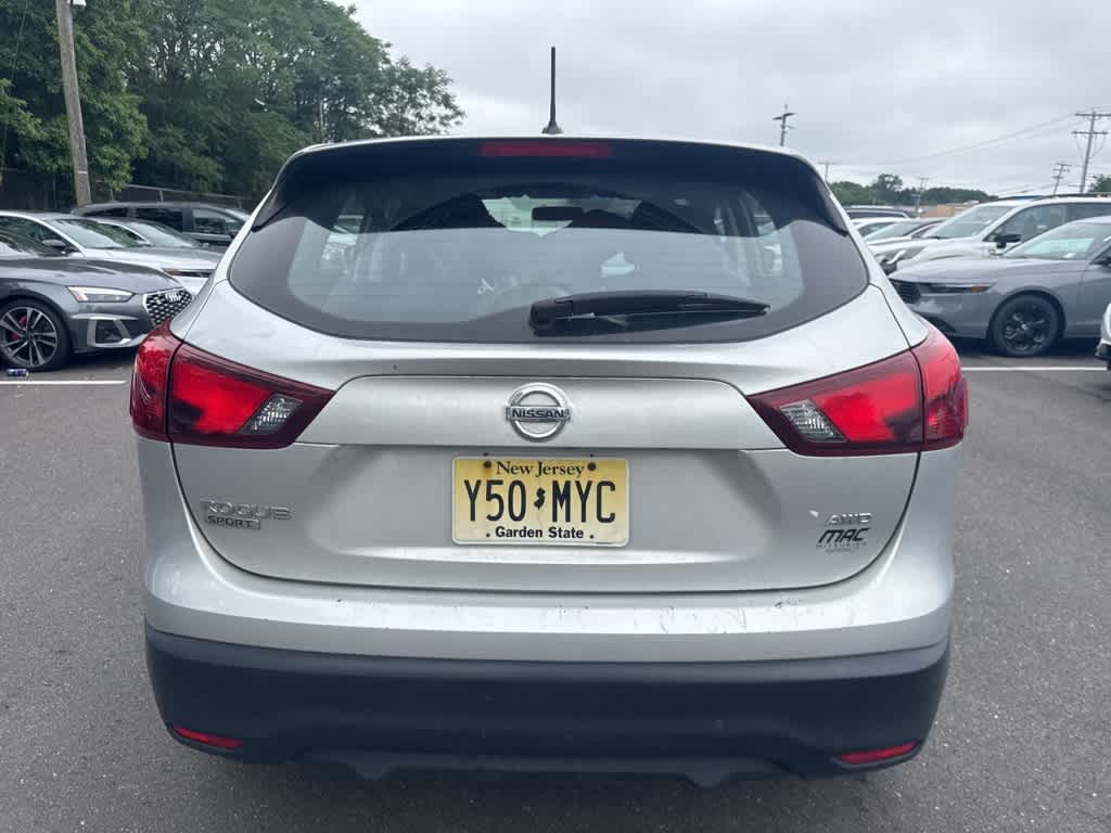 Thumbnail: 2018 Nissan Rogue Sport - 3
