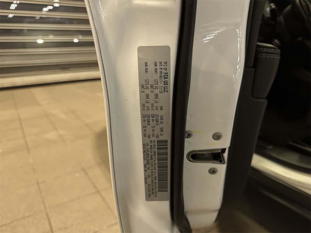 Thumbnail: 2020 Jeep Cherokee - 14