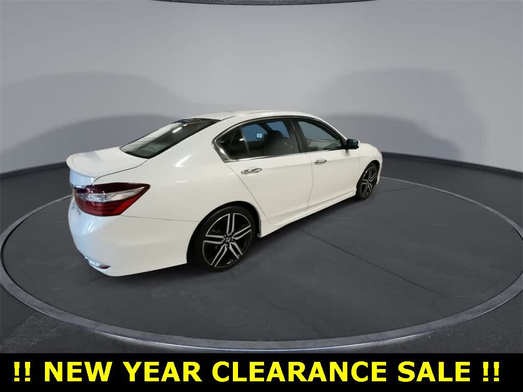 Thumbnail: 2017 Honda Accord - 8