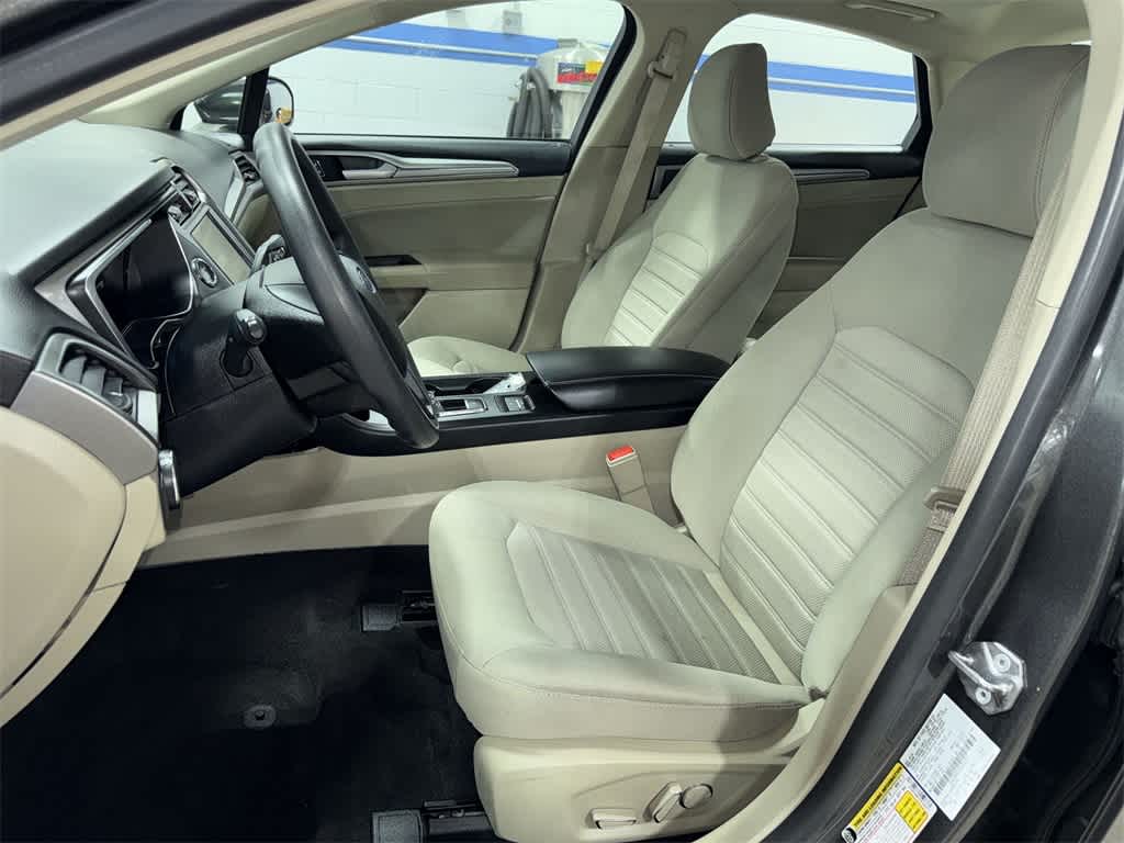 Thumbnail: 2020 Ford Fusion - 15