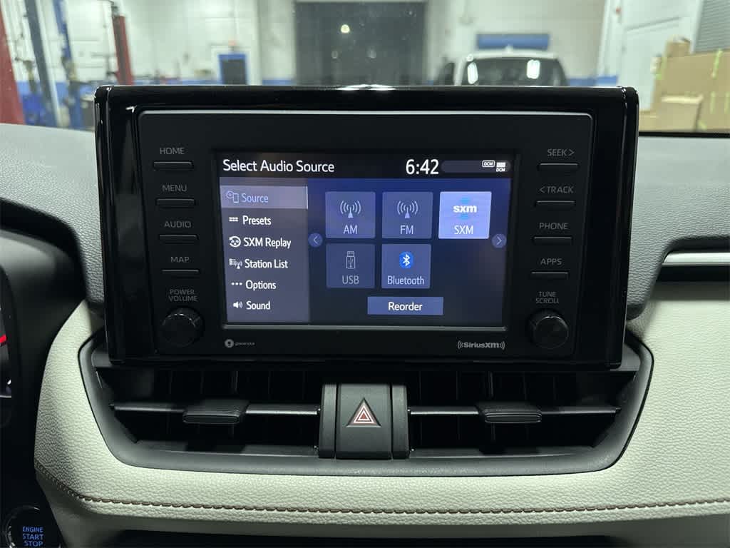 Thumbnail: 2021 Toyota RAV4 - 20