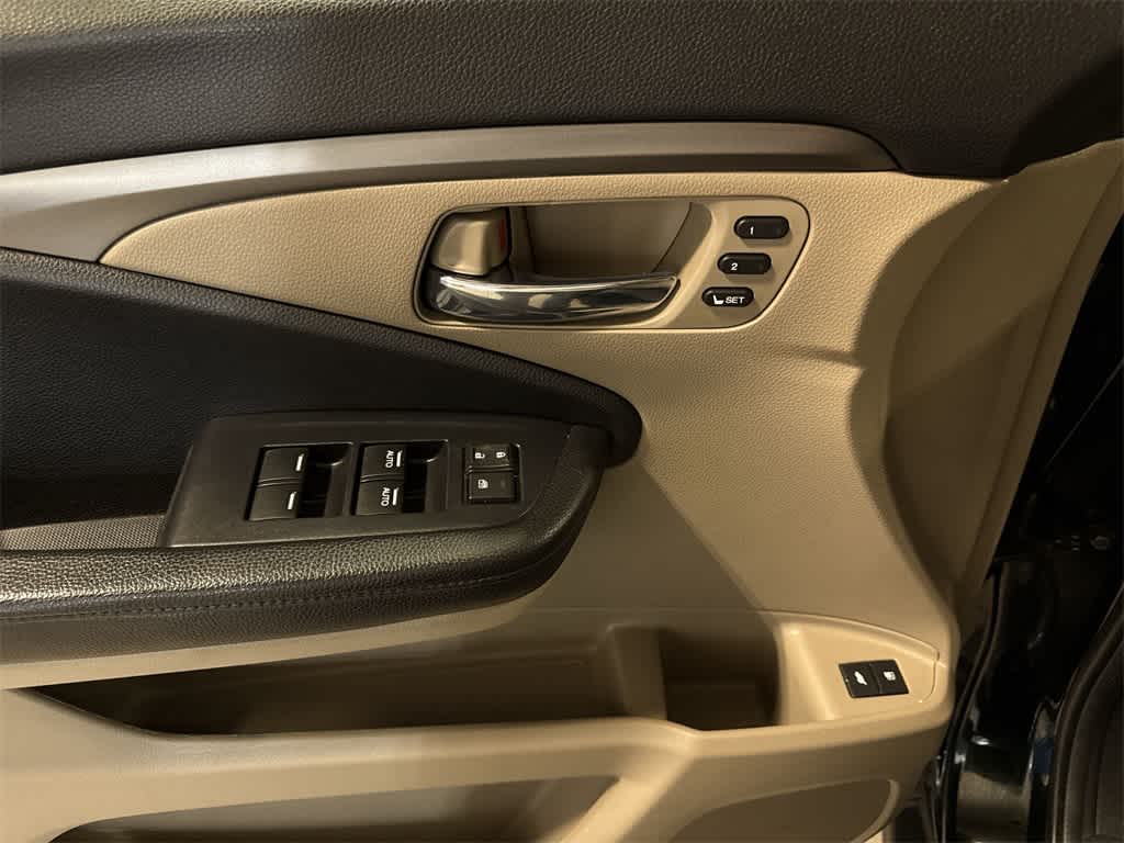 Thumbnail: 2019 Honda Pilot - 23