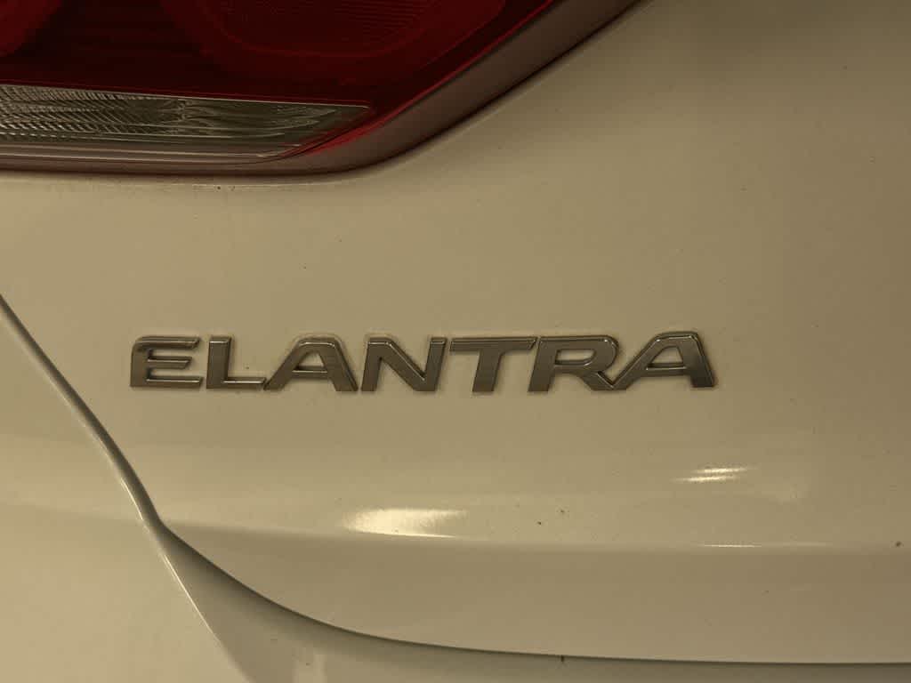 Thumbnail: 2018 Hyundai Elantra - 25