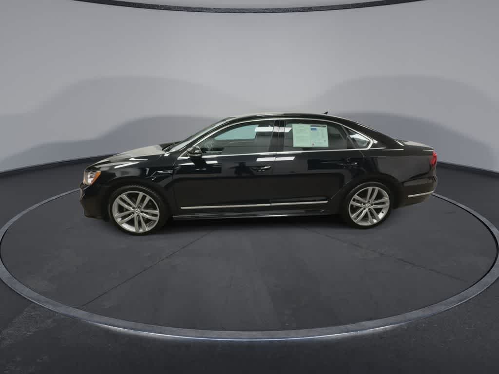 Thumbnail: 2017 Volkswagen Passat - 5