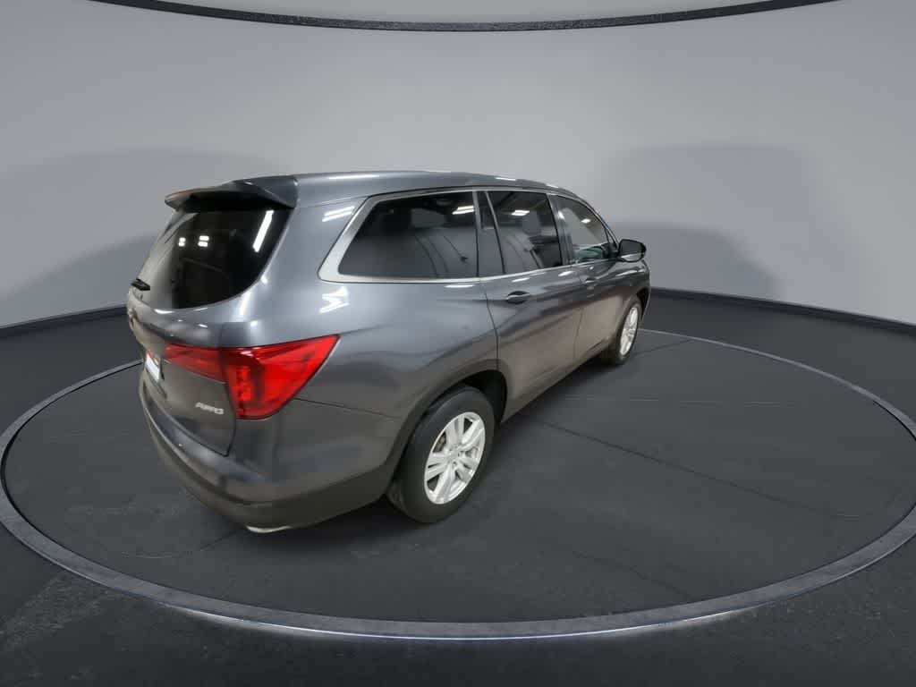 Thumbnail: 2016 Honda Pilot - 8