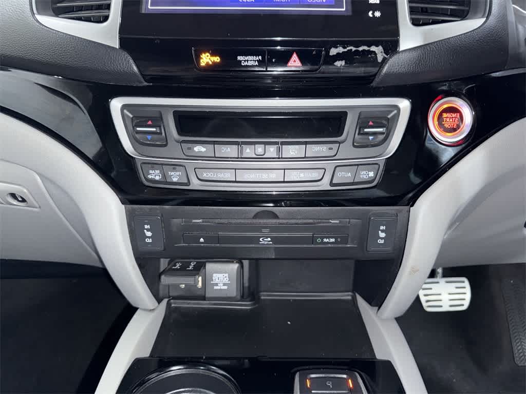 Thumbnail: 2018 Honda Pilot - 22