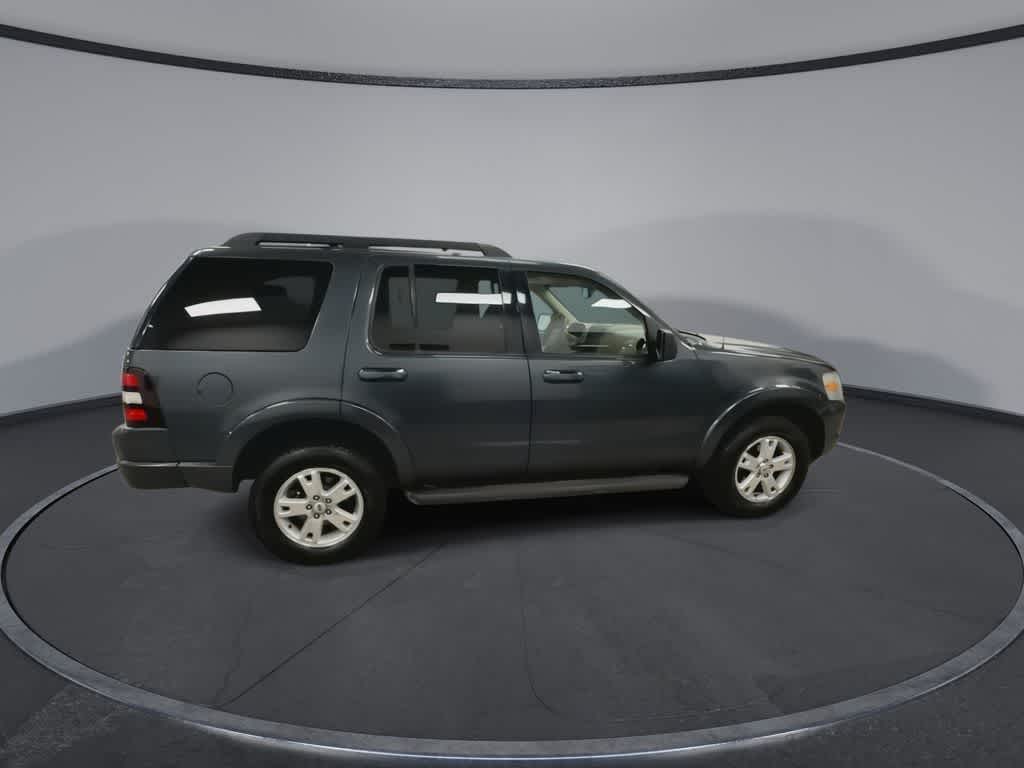 Thumbnail: 2010 Ford Explorer - 9