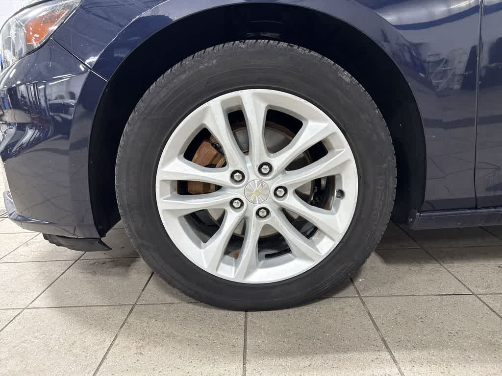 Thumbnail: 2018 Chevrolet Malibu - 10