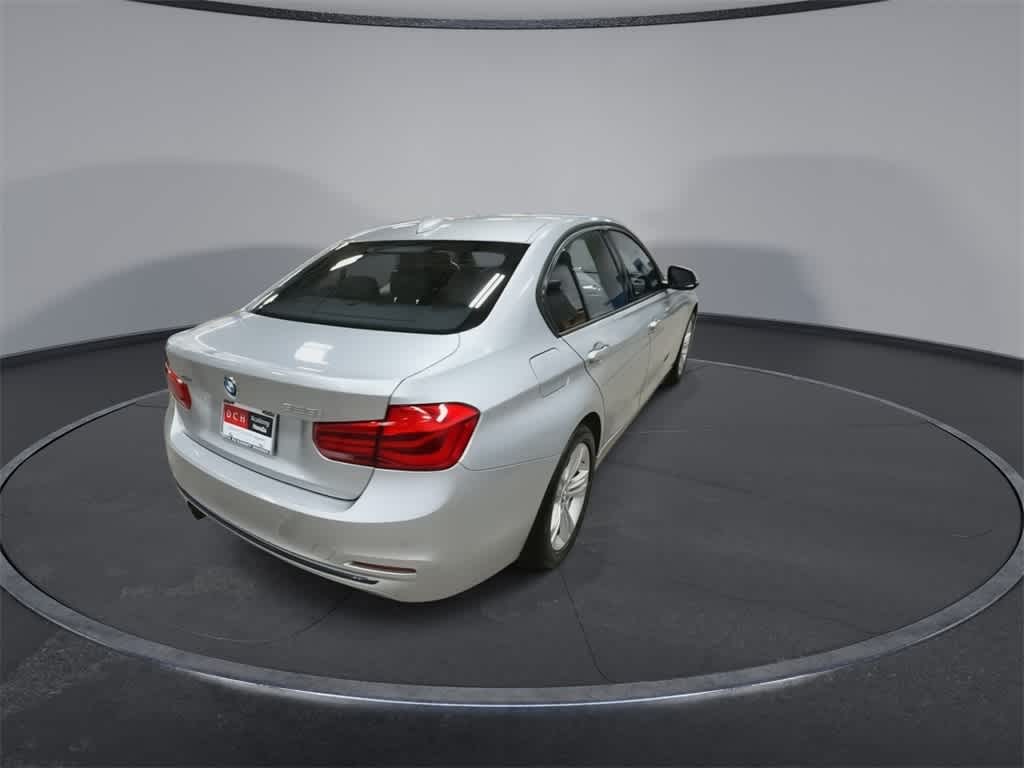 Thumbnail: 2016 BMW 3 Series - 8