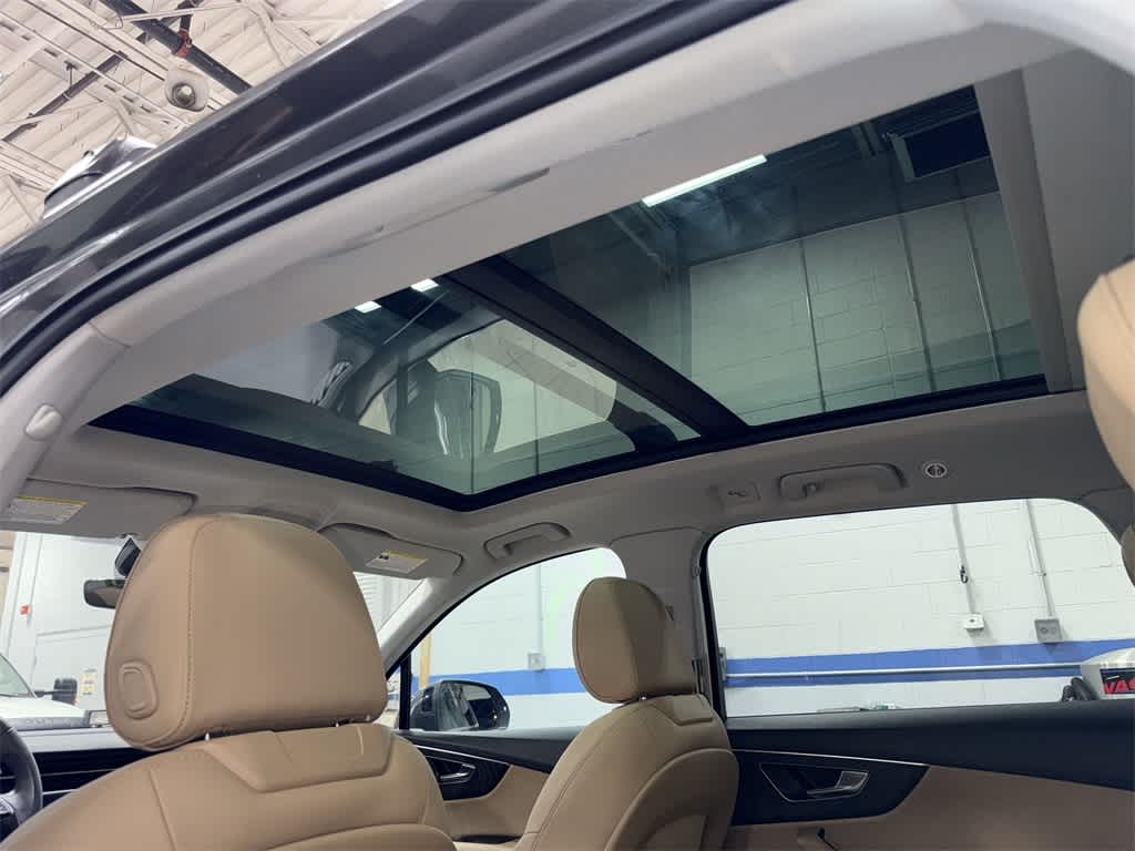 Thumbnail: 2022 Audi Q7 - 26