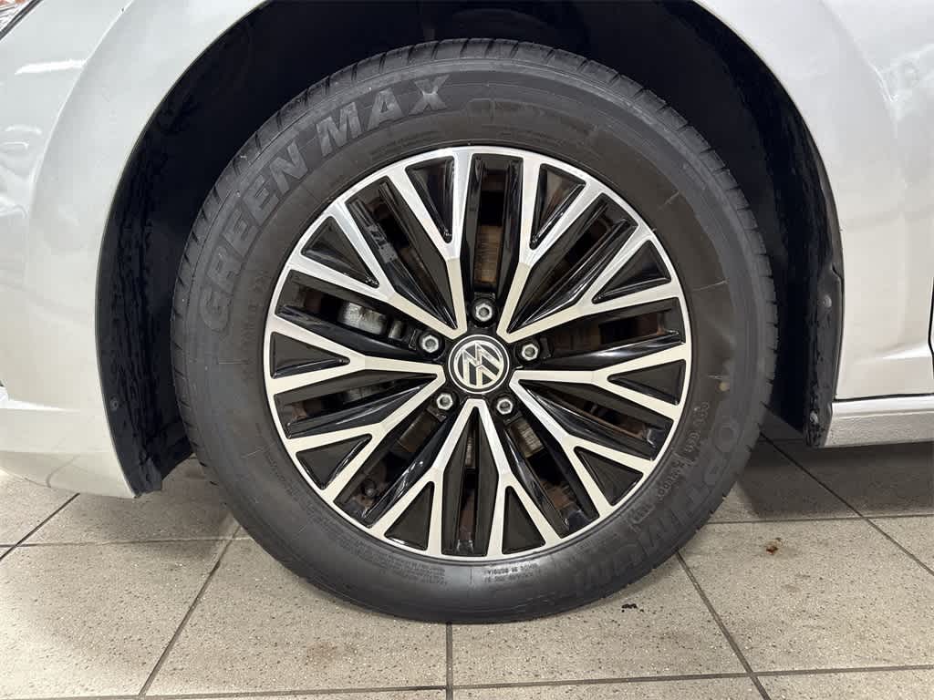 Thumbnail: 2021 Volkswagen Jetta - 10