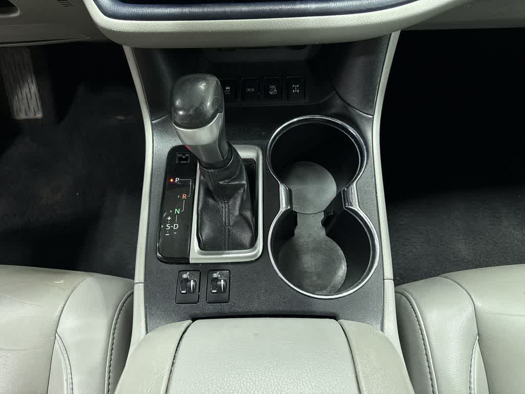 Thumbnail: 2019 Toyota Highlander - 33