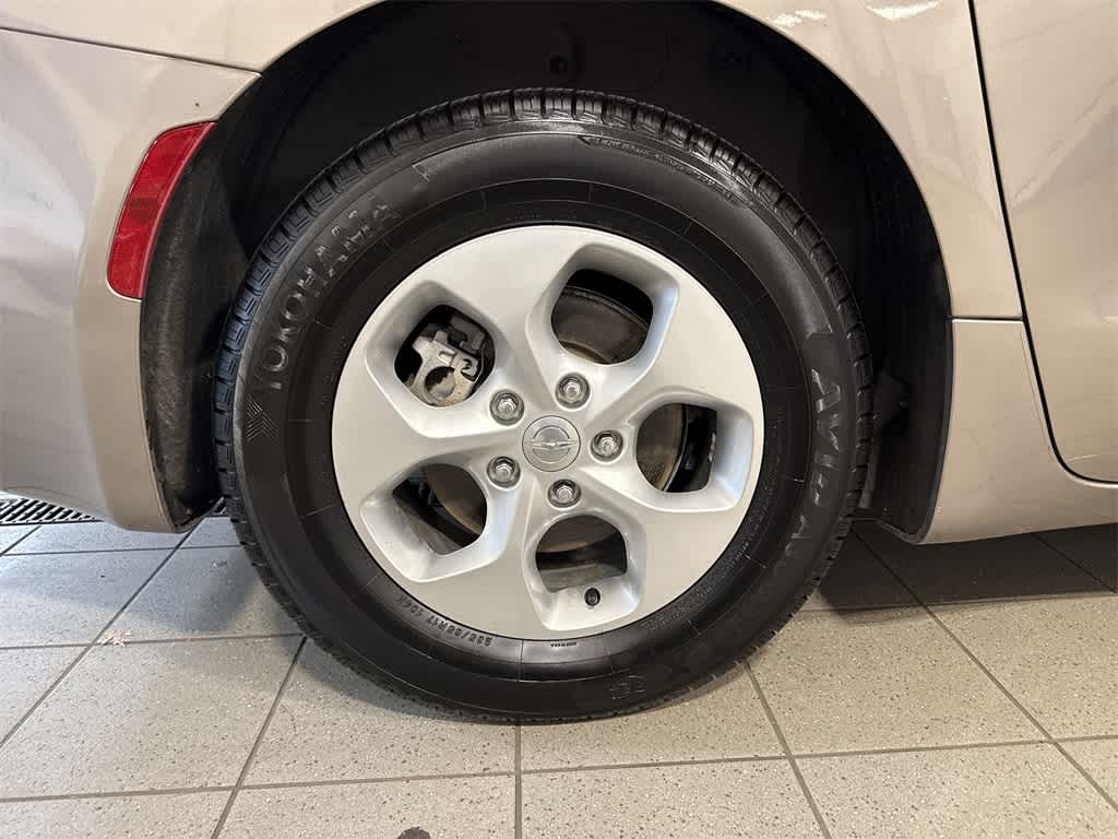 Thumbnail: 2018 Chrysler Pacifica - 10