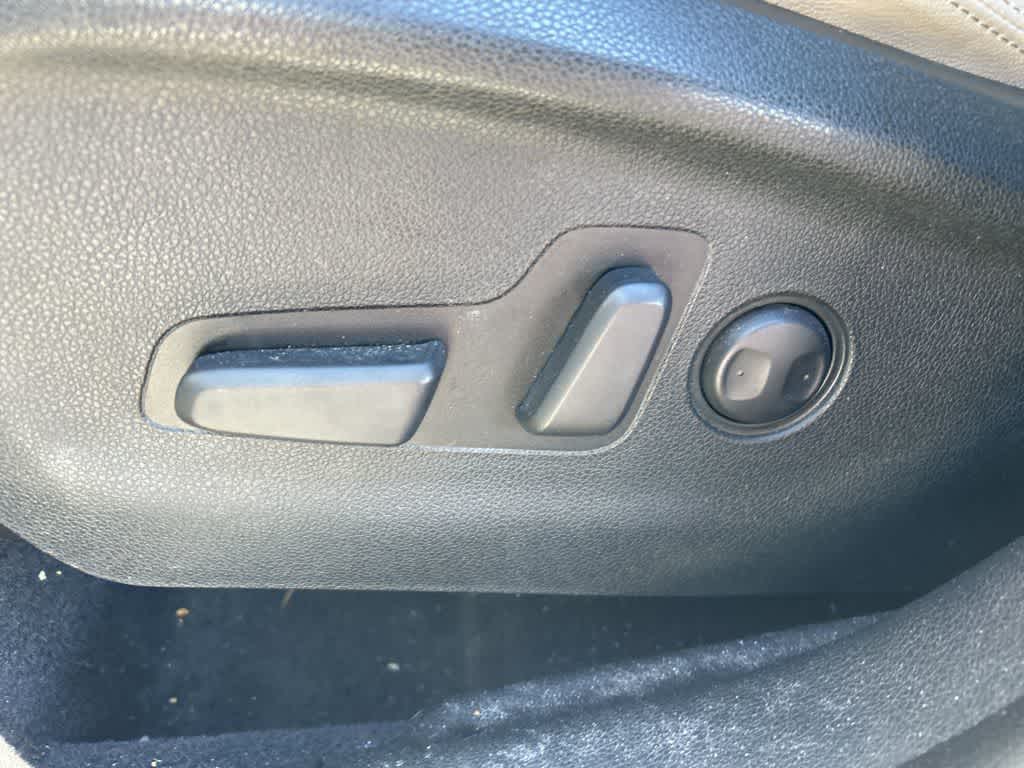 Thumbnail: 2019 Kia Sorento - 23