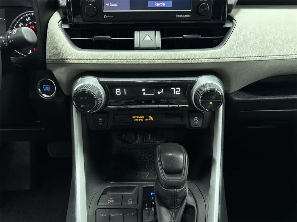 Thumbnail: 2021 Toyota RAV4 - 21