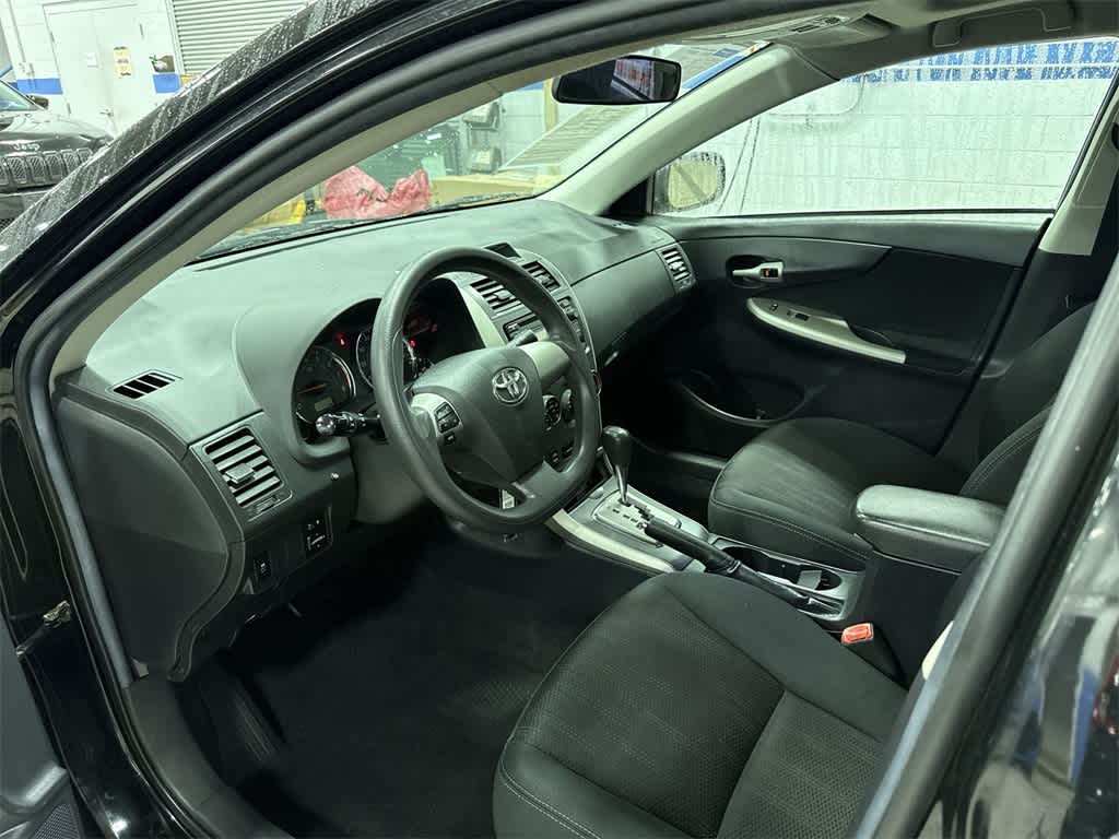 Thumbnail: 2012 Toyota Corolla - 28