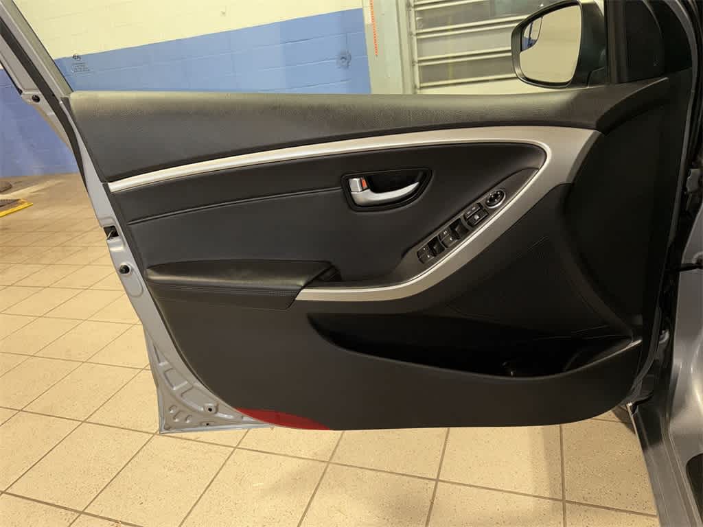 Thumbnail: 2014 Hyundai Elantra - 28