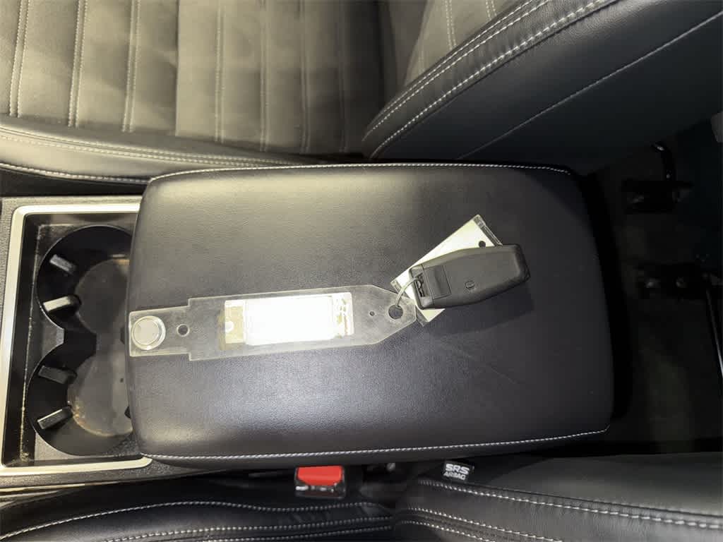 Thumbnail: 2023 Mitsubishi Outlander - 32