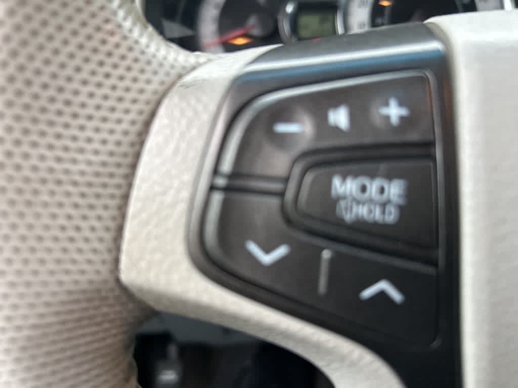 Thumbnail: 2014 Toyota Sienna - 19