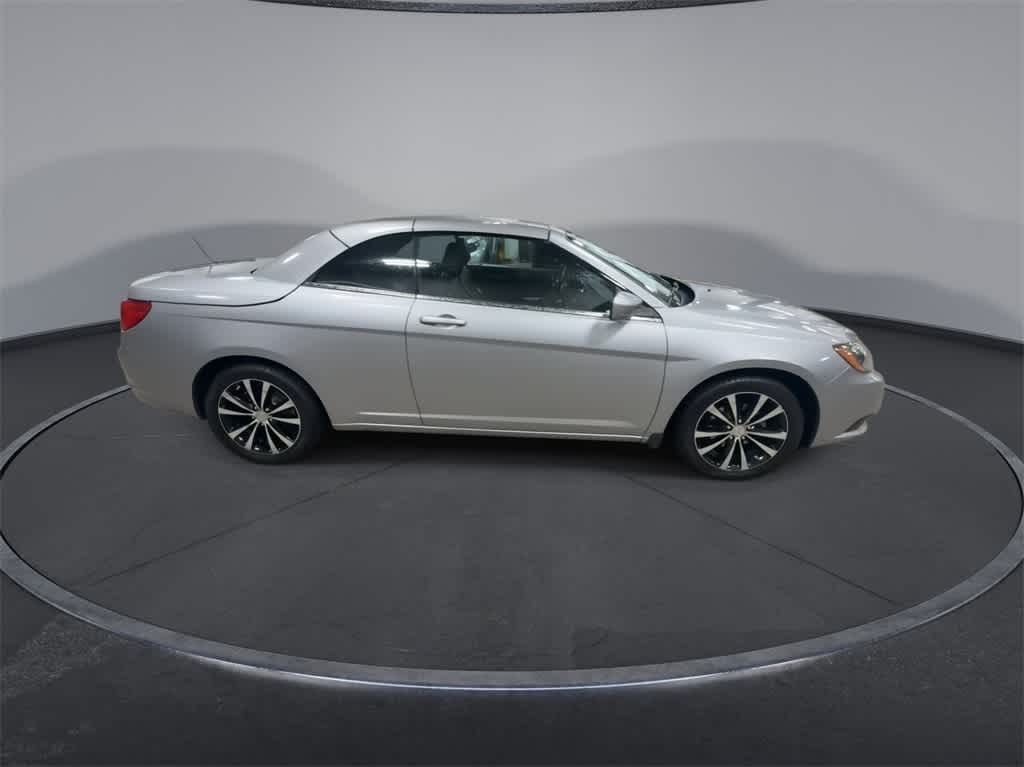 Thumbnail: 2013 Chrysler 200 - 9