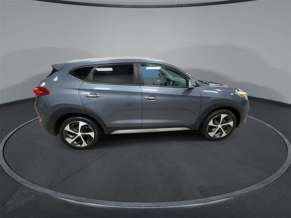 Thumbnail: 2017 Hyundai Tucson - 9