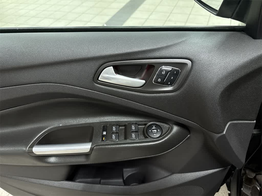 Thumbnail: 2013 Ford Escape - 23
