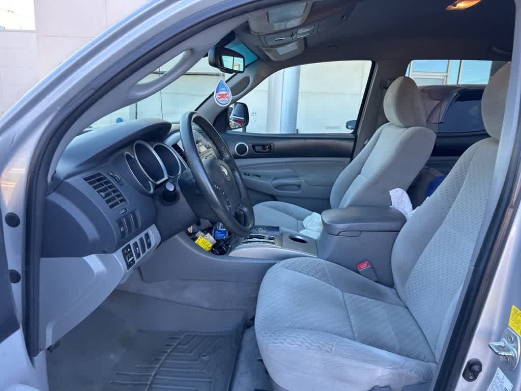 Thumbnail: 2011 Toyota Tacoma - 7