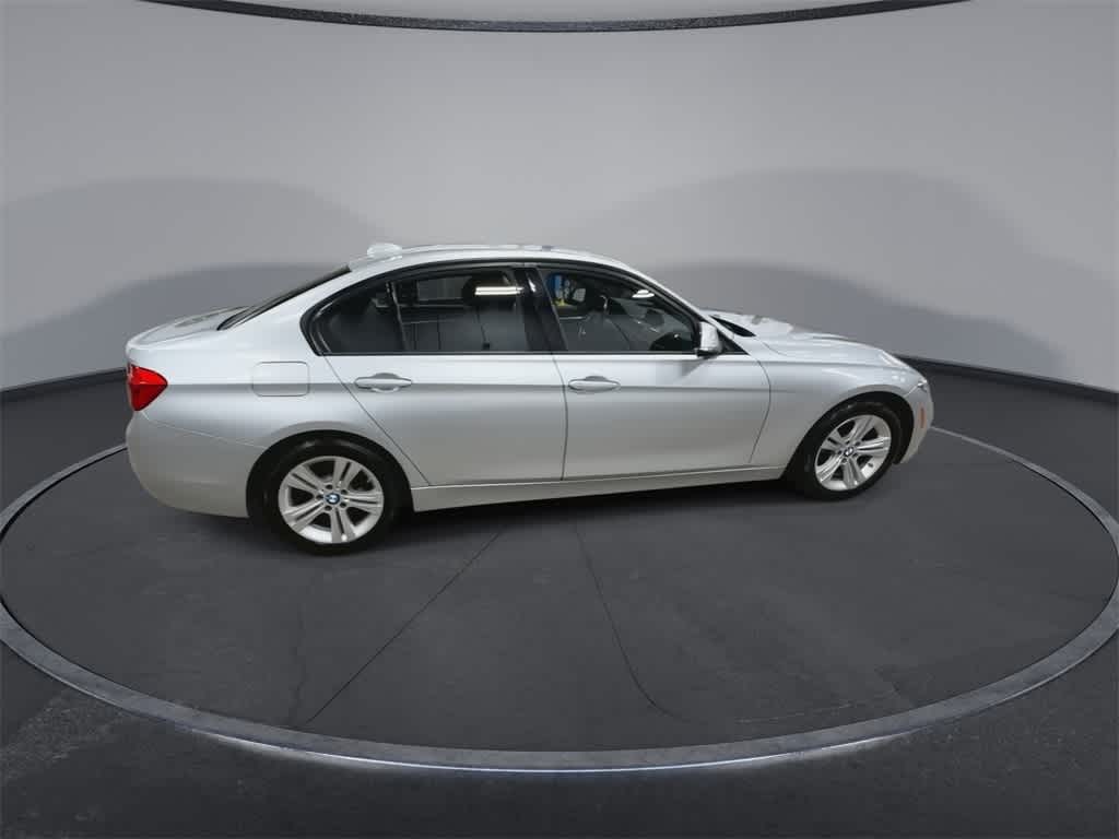 Thumbnail: 2016 BMW 3 Series - 9