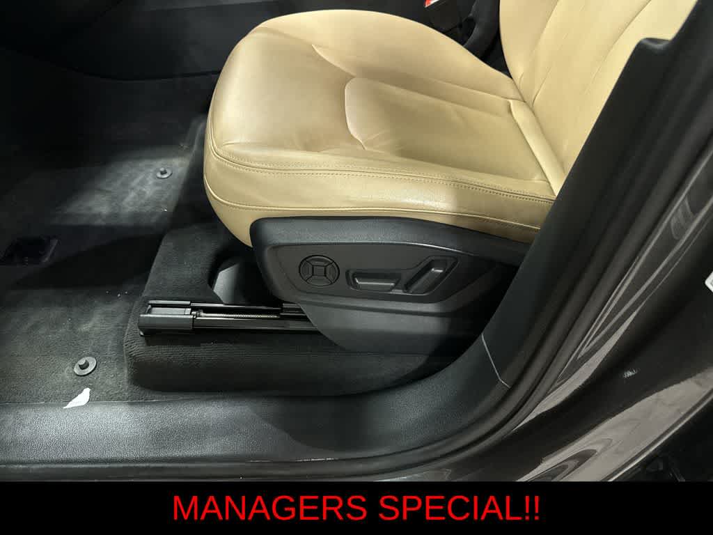 Thumbnail: 2022 Audi Q7 - 25