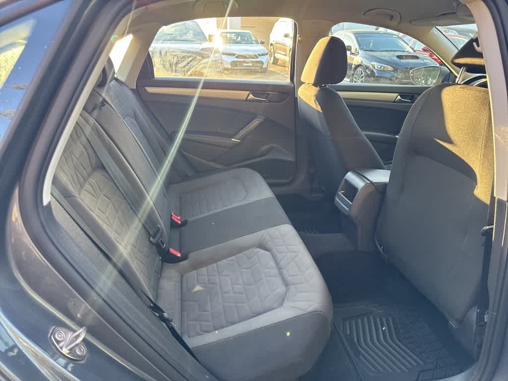 Thumbnail: 2021 Volkswagen Passat - 20
