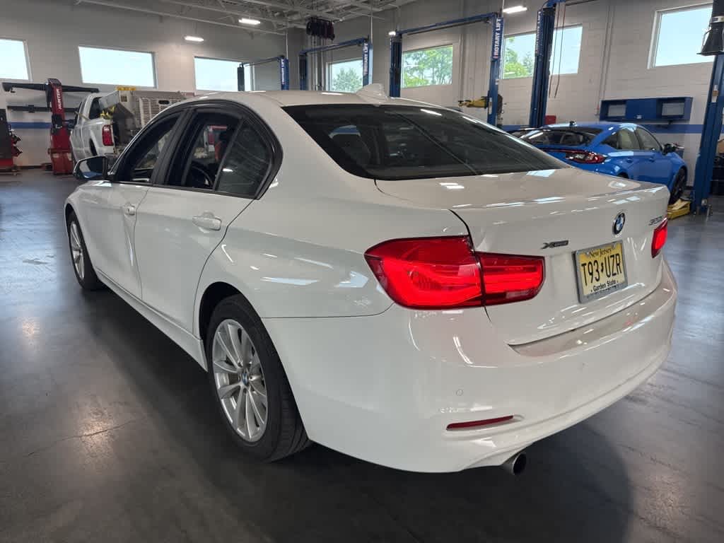 2017 BMW 3 Series 320i xDrive 2
