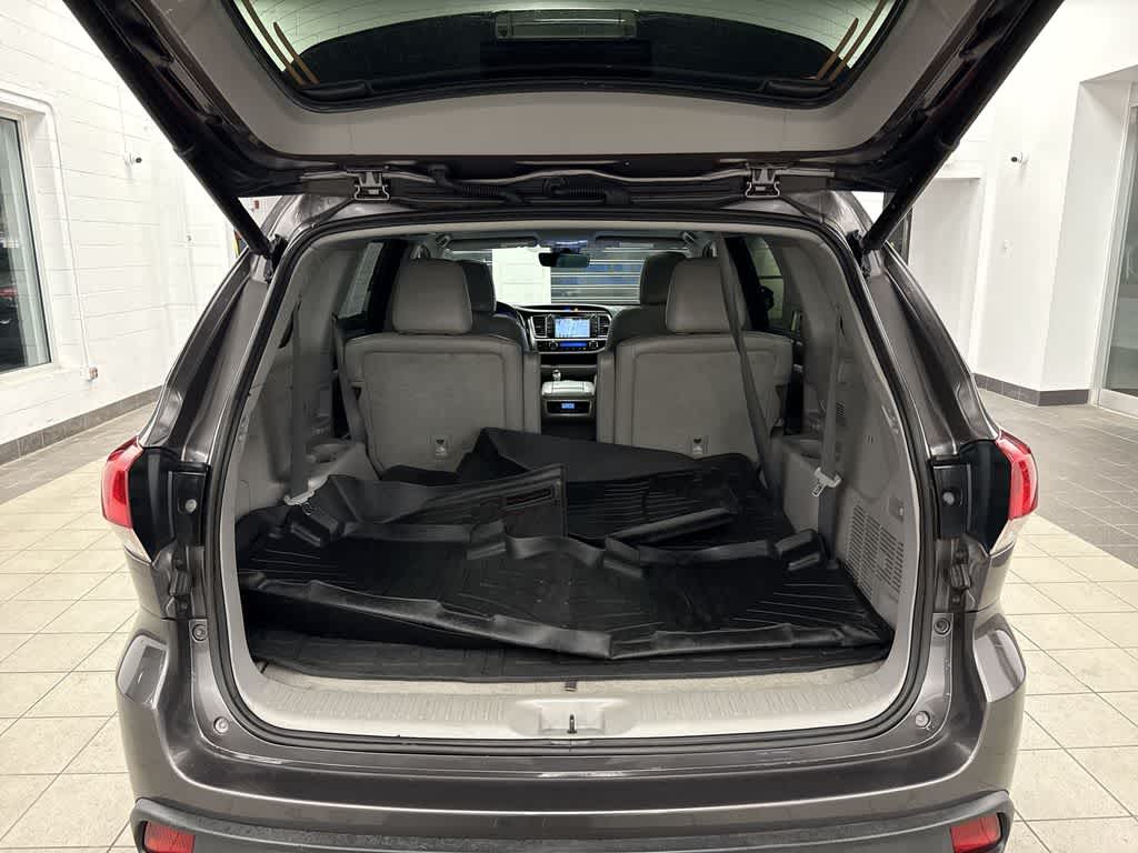 Thumbnail: 2017 Toyota Highlander - 11